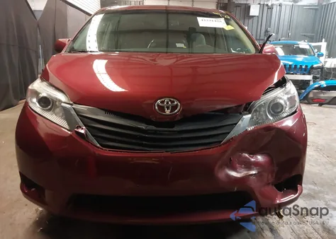 2011 Toyota Sienna Le V6/Le V6 Auto Access Seat z USA, uszkodzony, nr VIN 5TDKK3DC2BS002261